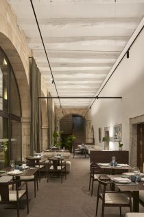 vira-arquitectura-restaurante-real-colegiata-de-san-isidoro-javier-bravo-01