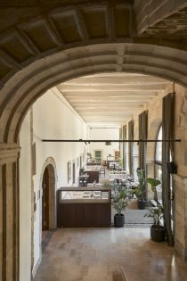vira-arquitectura-restaurante-real-colegiata-de-san-isidoro-javier-bravo-13