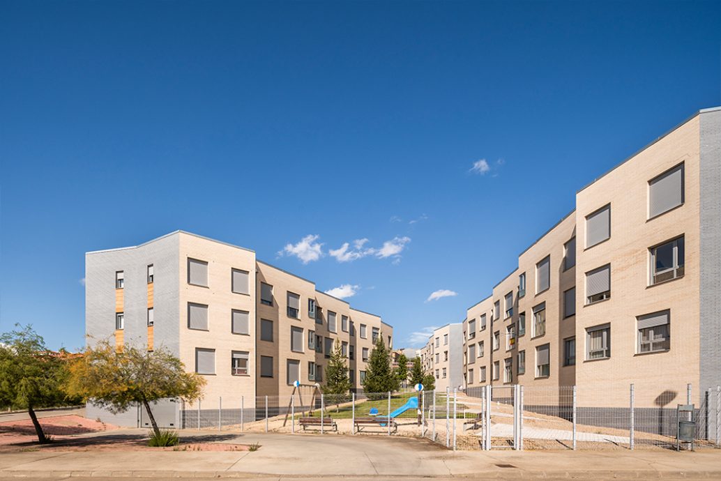 vira-arquitectura-bloque-de-viviendas-plan-parcial-R8-01