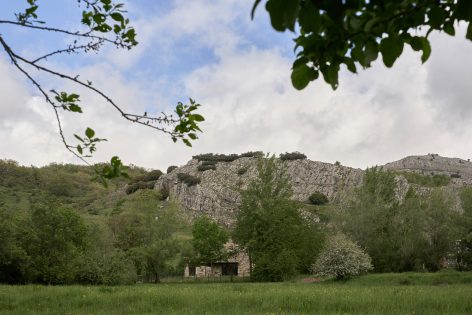 vira-arquitectura-casa-de-piedra-ii-javier-bravo-03
