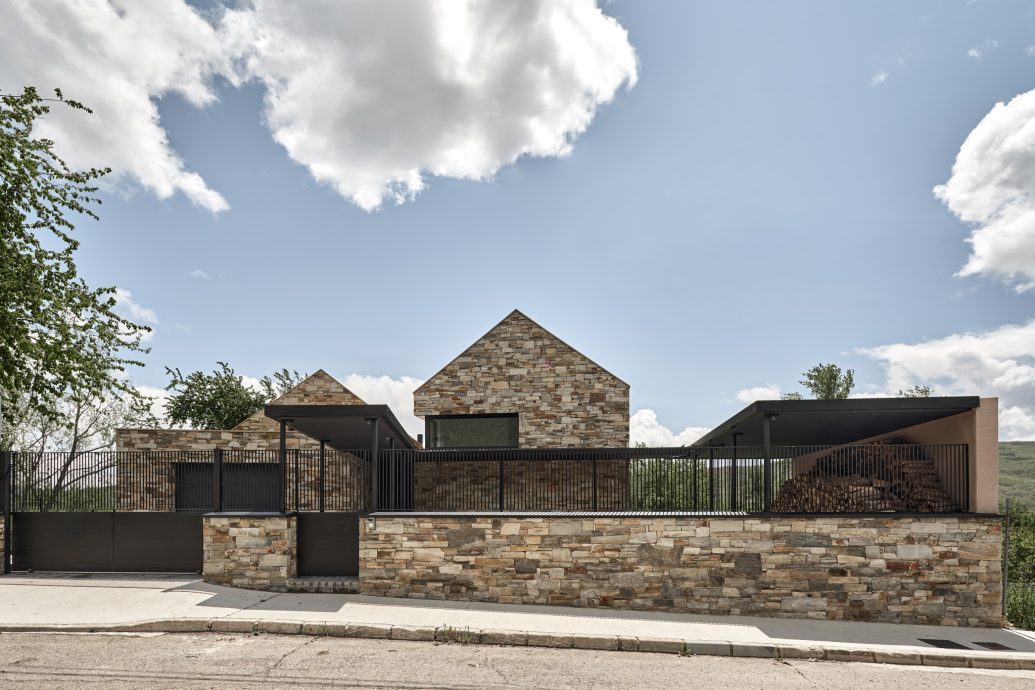 vira-arquitectura-casa-de-piedra-ii-javier-bravo-15