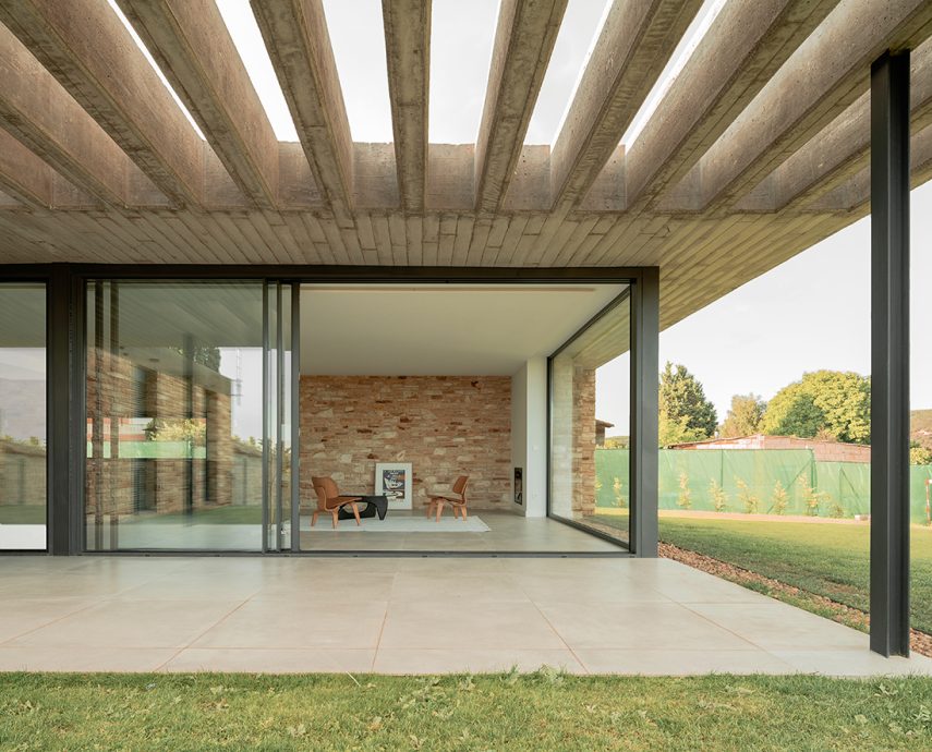 vira-arquitectura-casa-de-piedra-i-05
