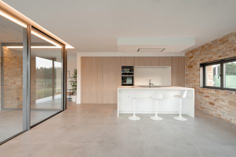 vira-arquitectura-casa-de-piedra-i-09