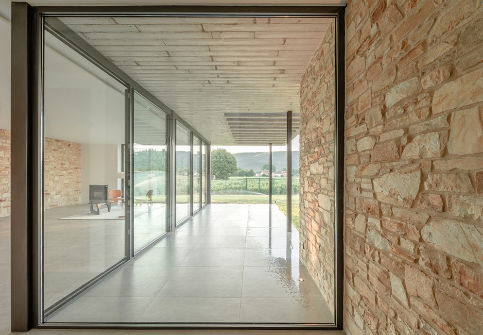 vira-arquitectura-casa-de-piedra-i-11