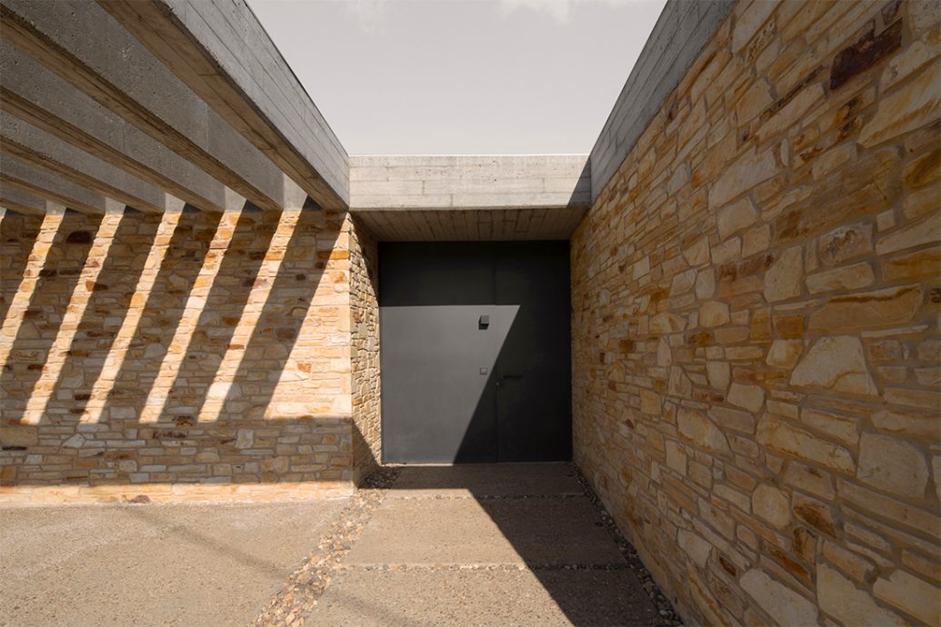 vira-arquitectura-casa-de-piedra-i-15