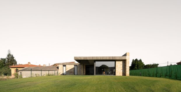 vira-arquitectura-casa-de-piedra-i-22