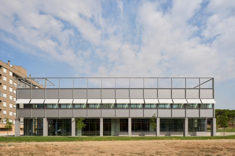 vira-arquitectura-centro-de-empresas-de-base-tecnológica-javier-bravo-06