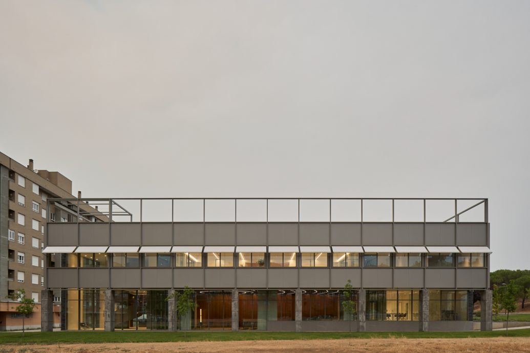vira-arquitectura-centro-de-empresas-de-base-tecnológica-javier-bravo-332