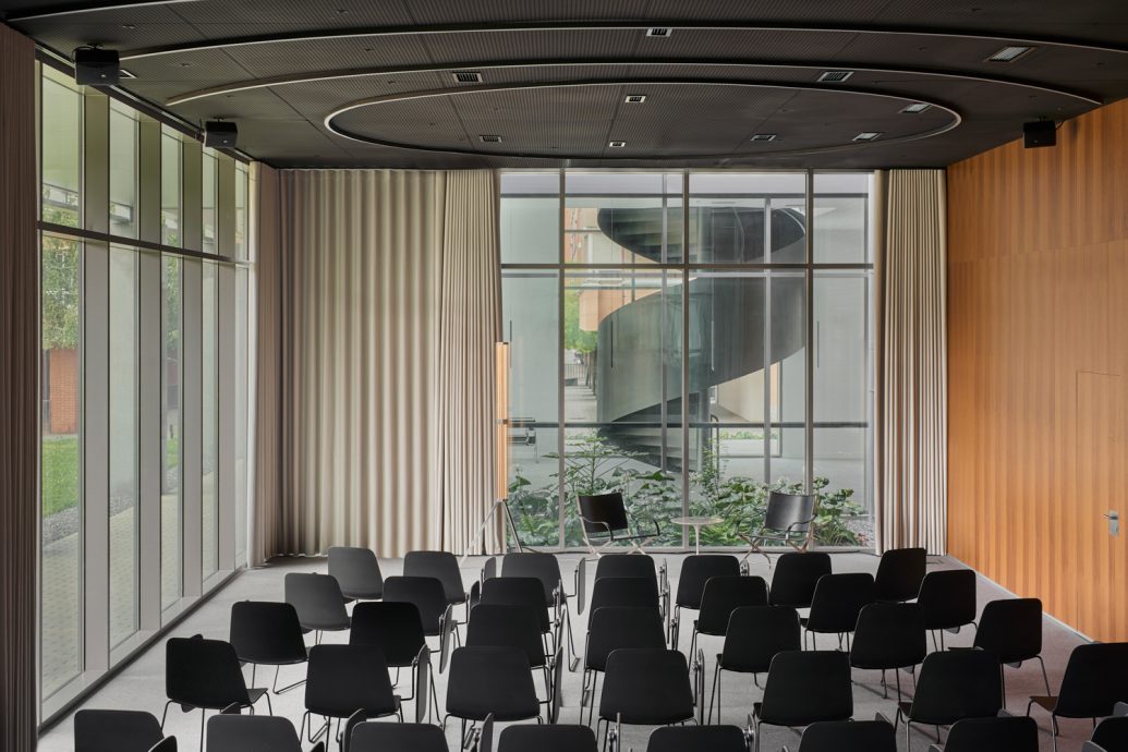 vira-arquitectura-centro-de-empresas-de-base-tecnológica-javier-bravo-41