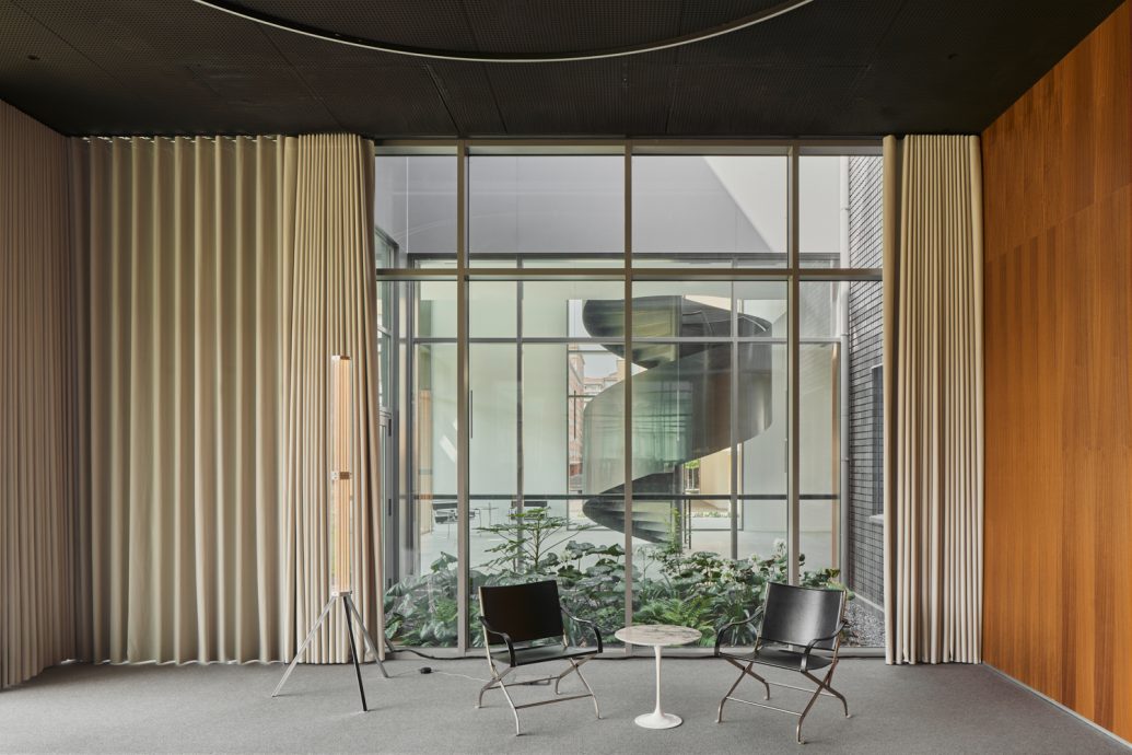 vira-arquitectura-centro-de-empresas-de-base-tecnológica-javier-bravo-57