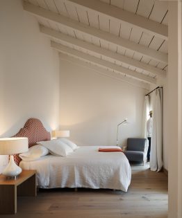 vira-arquitectura-hospedaje-dona-elvira-aitor-ortiz-11