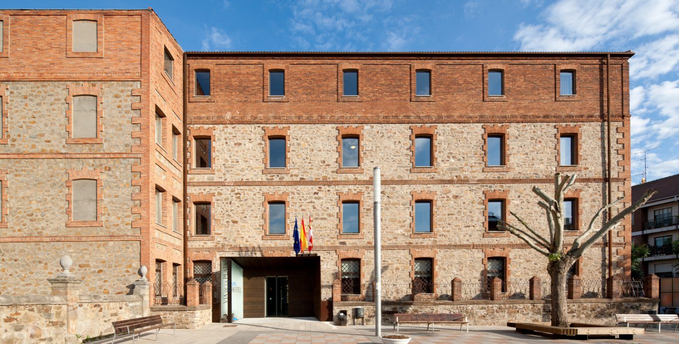 vira-arquitectura-hotel-via-de-la-plata-banner