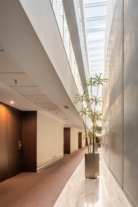 vira-arquitectura-hotel-y-parking-hospitales-imagenMAS-10