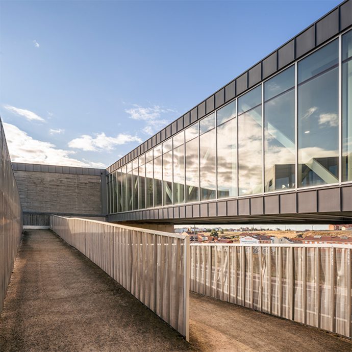 vira-arquitectura-hotel-y-parking-hospitales-imagenMAS-11