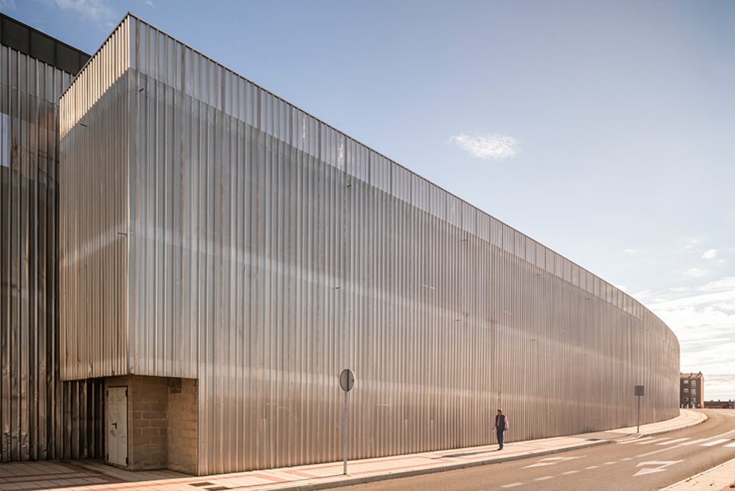 vira-arquitectura-hotel-y-parking-hospitales-imagenMAS-15