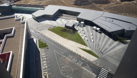 vira-arquitectura-hotel-y-parking-hospitales-imagenMAS-18