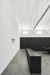 vira-arquitectura-monasterio-rabanal-del-camino-javier-bravo-01
