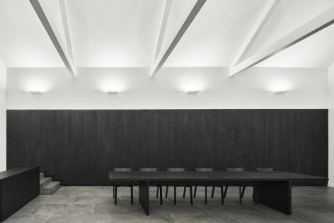 vira-arquitectura-monasterio-rabanal-del-camino-javier-bravo-02