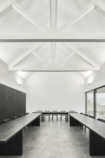 vira-arquitectura-monasterio-rabanal-del-camino-javier-bravo-03