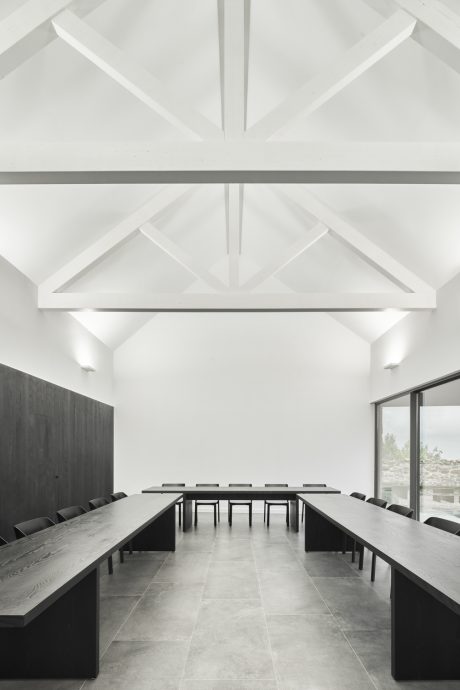 vira-arquitectura-monasterio-rabanal-del-camino-javier-bravo-03
