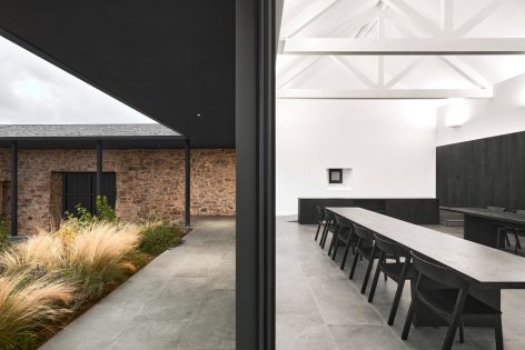 vira-arquitectura-monasterio-rabanal-del-camino-javier-bravo-08