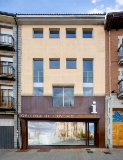 vira-arquitectura-oficina-turismo-astorga-imagenMAS-01