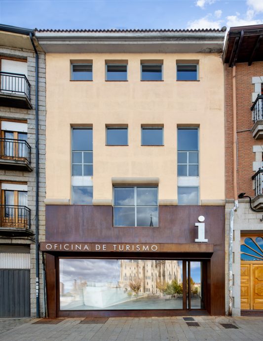 vira-arquitectura-oficina-turismo-astorga-imagenMAS-01