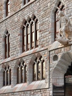 vira-arquitectura-restauracion-fachada-museo-casa-botines-fundos-13