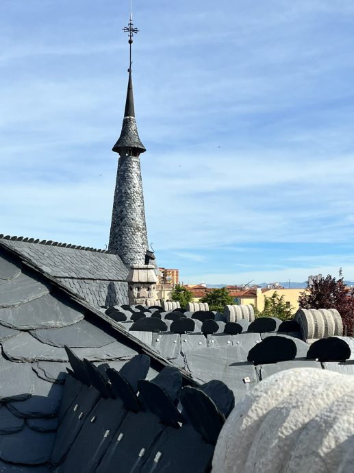 vira-arquitectura-restauracion-fachada-museo-casa-botines-fundos-21